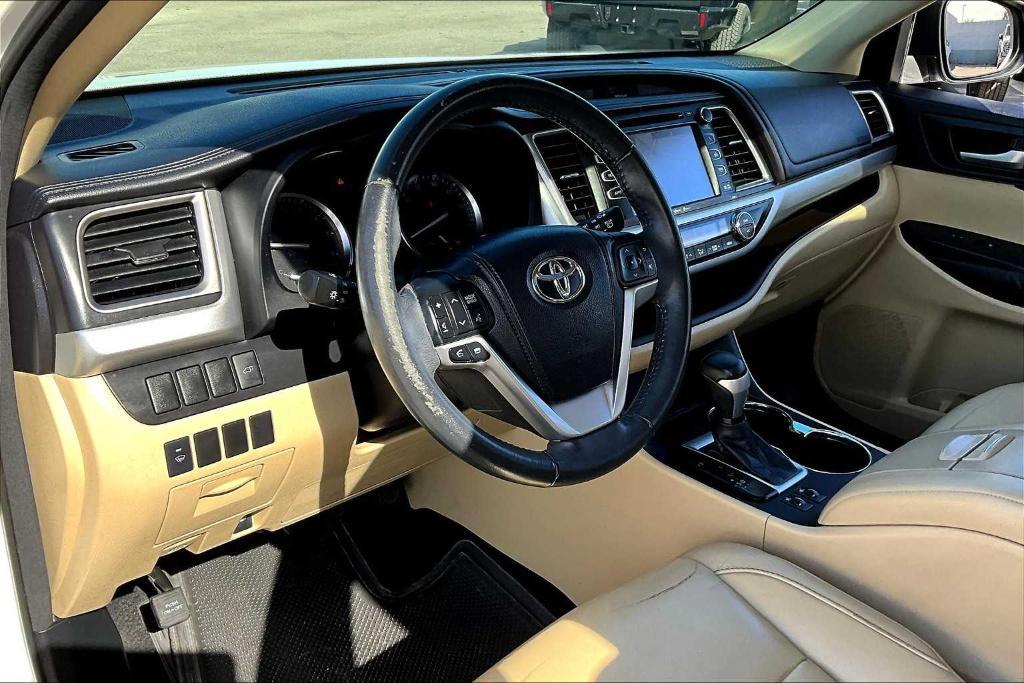 used 2015 Toyota Highlander car, priced at $16,914