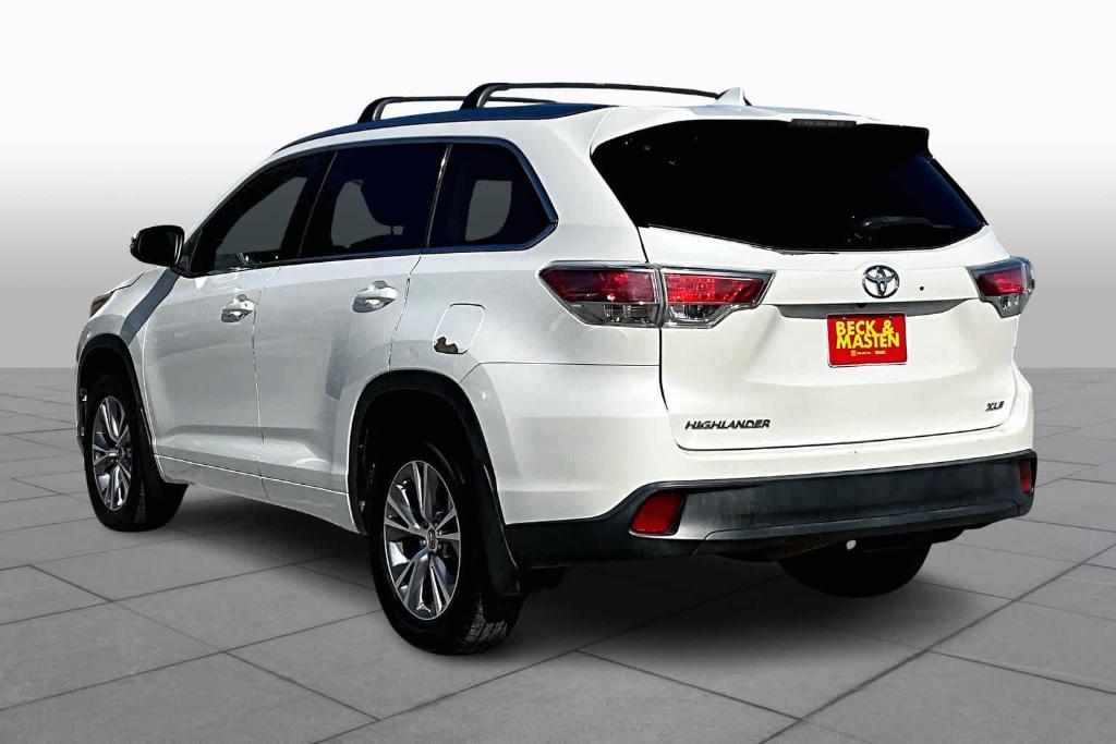 used 2015 Toyota Highlander car, priced at $16,914