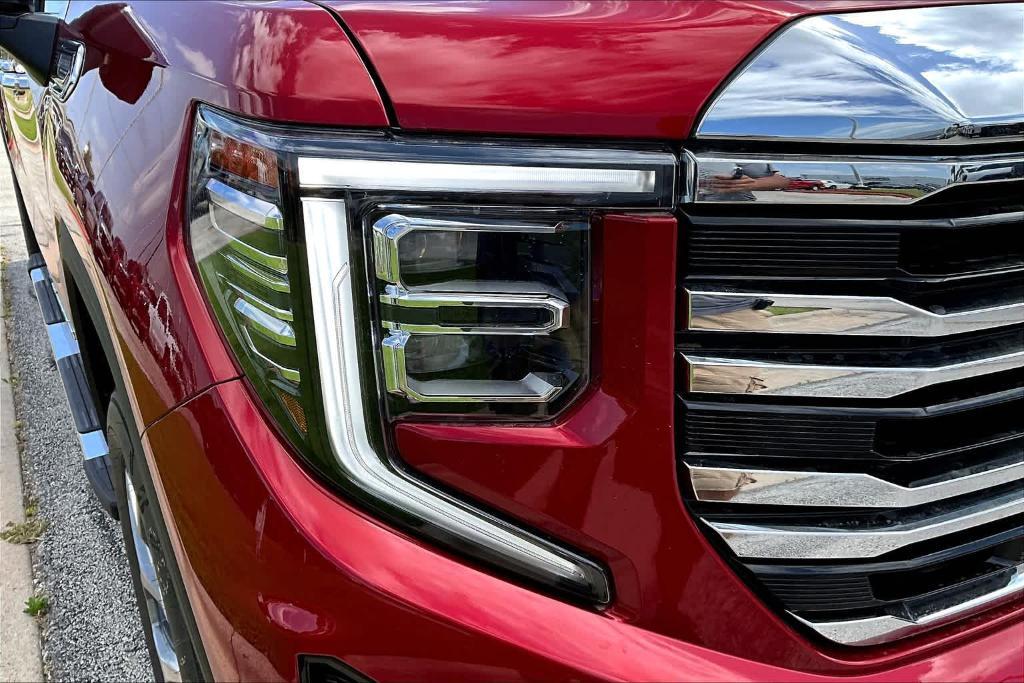 new 2025 GMC Sierra 1500 car, priced at $52,225