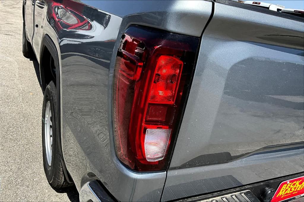 new 2025 GMC Sierra 1500 car, priced at $40,300