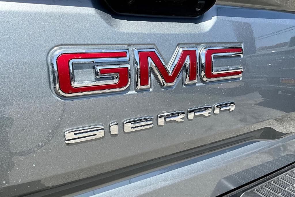 new 2025 GMC Sierra 1500 car, priced at $40,300
