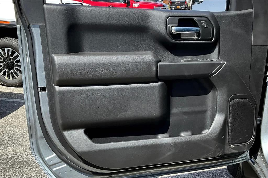 new 2025 GMC Sierra 1500 car, priced at $40,300