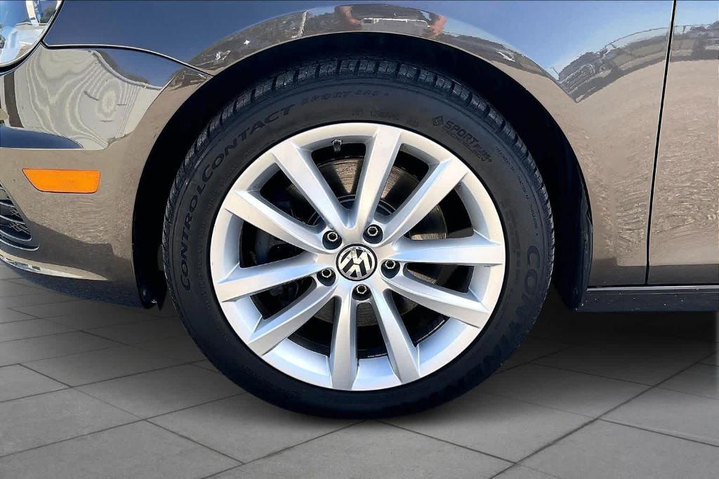 used 2016 Volkswagen Eos car, priced at $9,317