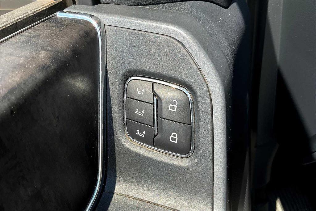 used 2023 Ford F-250 car, priced at $64,998