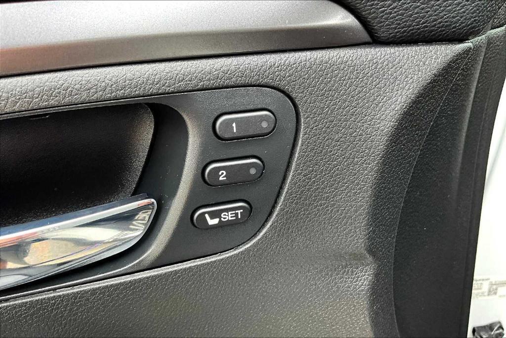used 2022 Honda Pilot car, priced at $28,588