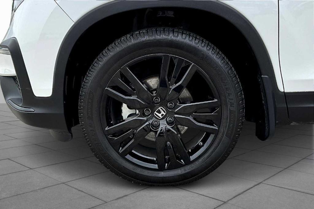 used 2022 Honda Pilot car, priced at $28,588