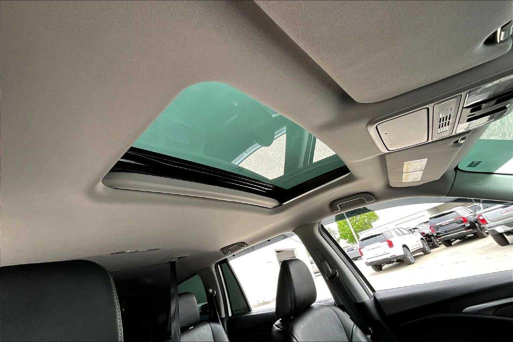 used 2022 Honda Pilot car, priced at $28,588