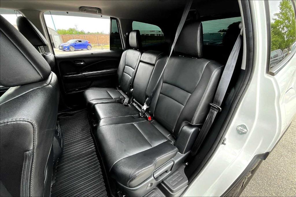 used 2022 Honda Pilot car, priced at $28,588