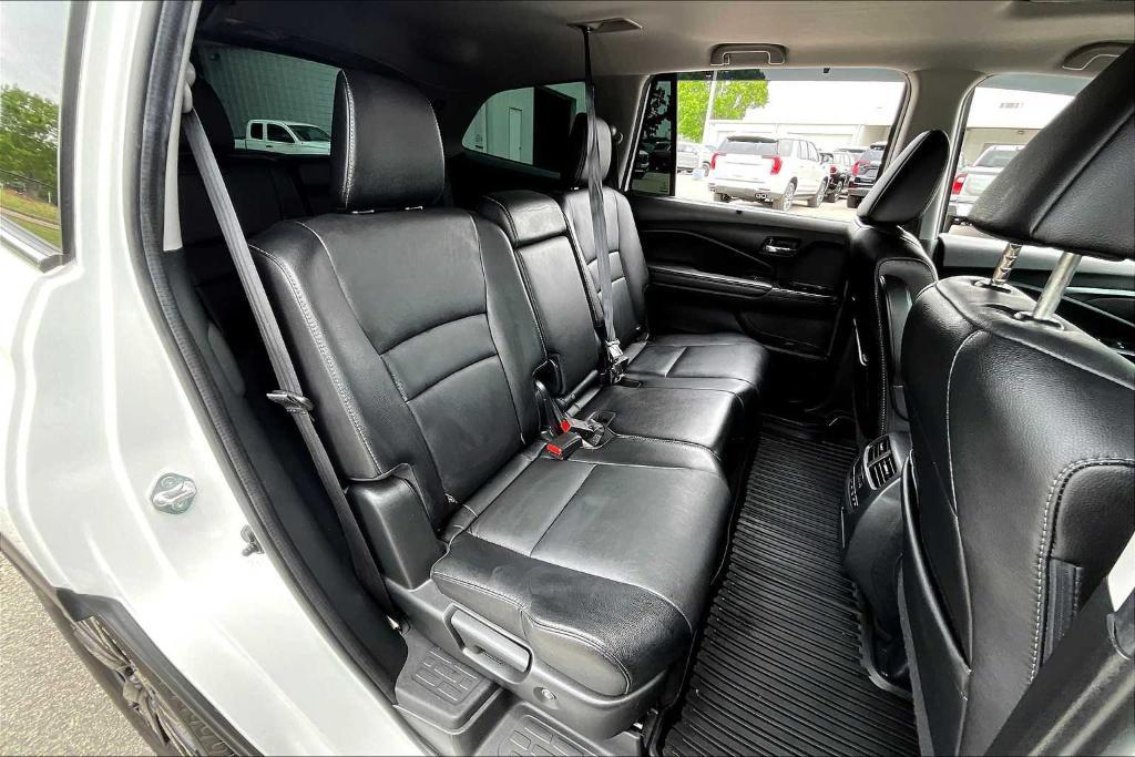used 2022 Honda Pilot car, priced at $28,588