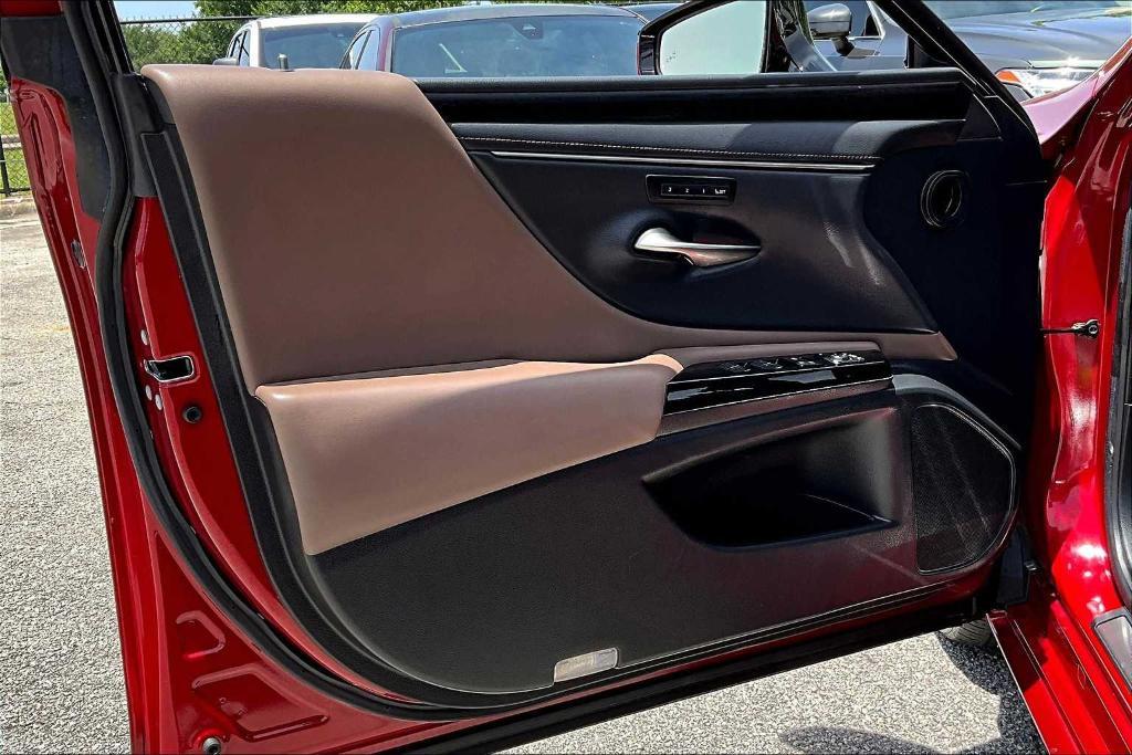 used 2022 Lexus ES 350 car, priced at $34,271