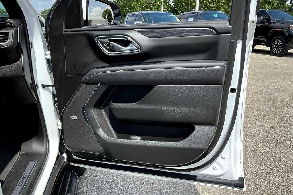 used 2023 GMC Yukon car, priced at $50,484