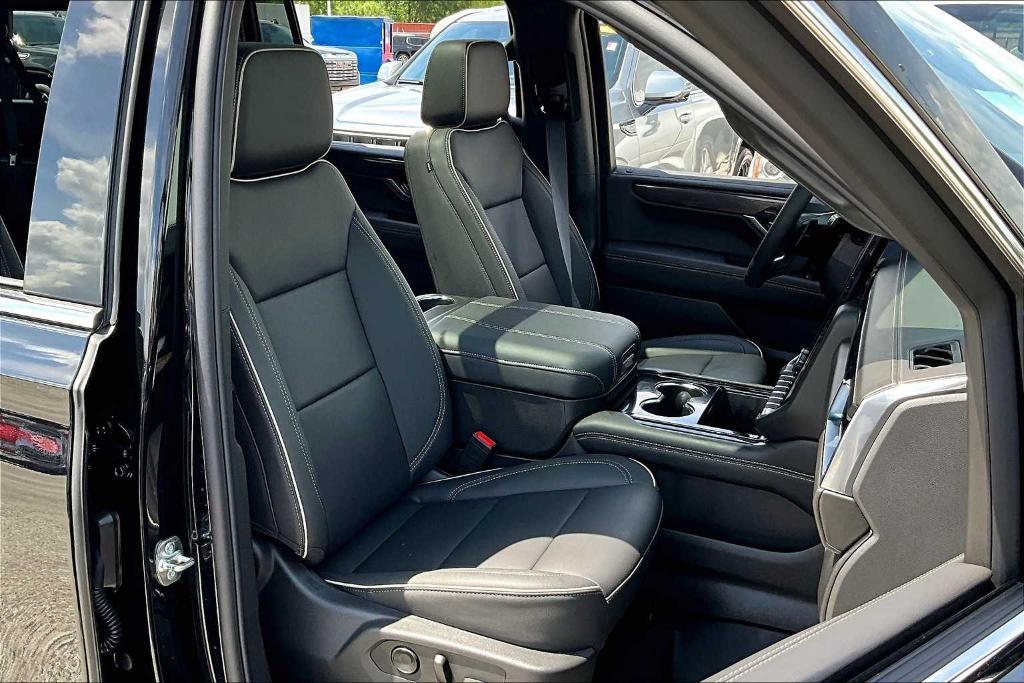 used 2025 GMC Yukon XL car, priced at $75,791