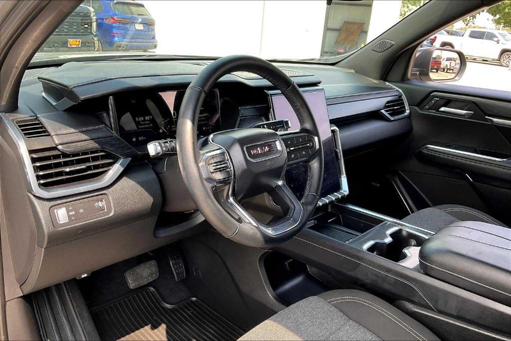 used 2025 GMC Acadia car, priced at $39,787