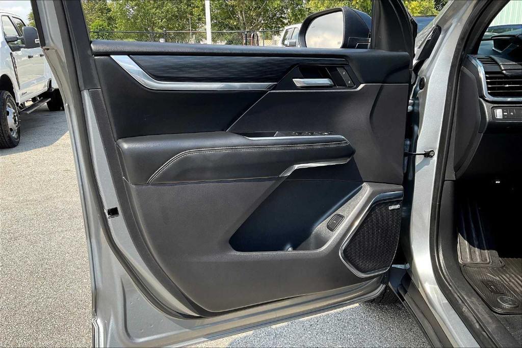 used 2025 GMC Acadia car, priced at $39,787