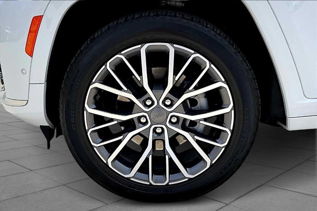 used 2025 Jeep Grand Cherokee L car, priced at $57,138