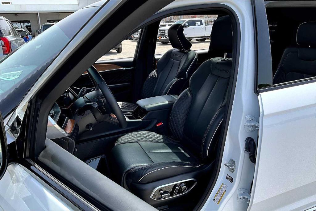 used 2025 Jeep Grand Cherokee L car, priced at $57,138