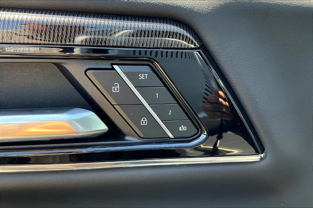 new 2025 GMC Yukon XL car, priced at $76,179