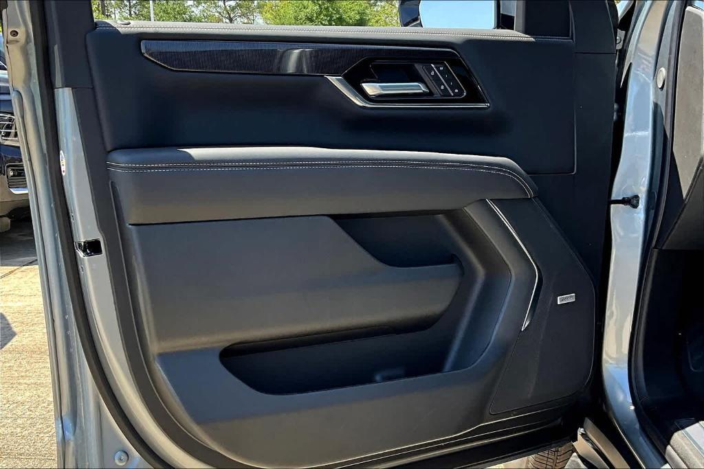 new 2025 GMC Yukon XL car, priced at $76,179