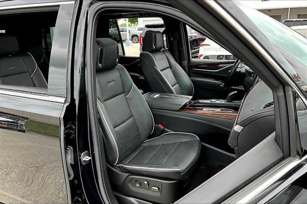 used 2022 Cadillac Escalade car, priced at $76,998