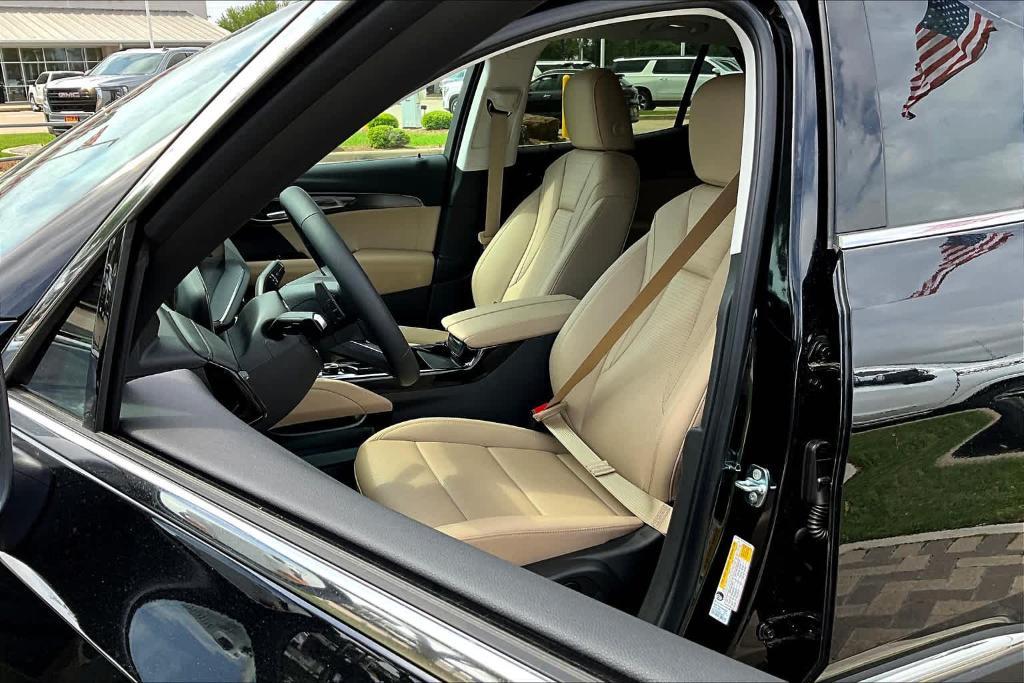 new 2025 Buick Envision car, priced at $41,235