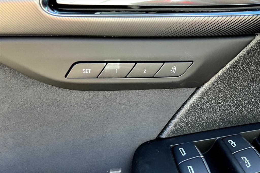 new 2025 Buick Envision car, priced at $43,735