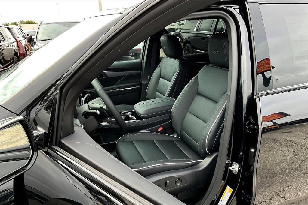 new 2025 Buick Enclave car, priced at $48,660