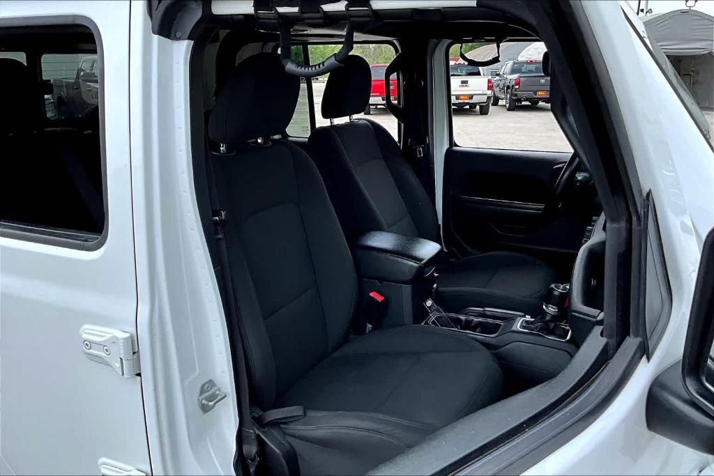 used 2021 Jeep Gladiator car, priced at $31,412