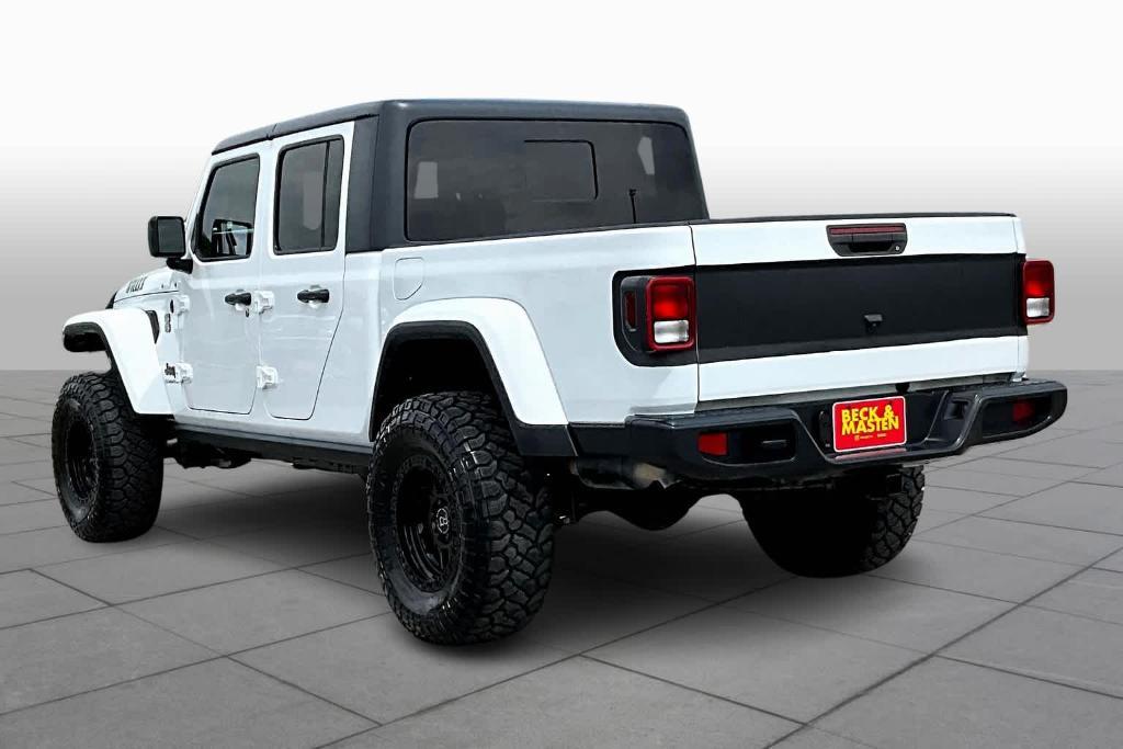 used 2021 Jeep Gladiator car, priced at $31,412