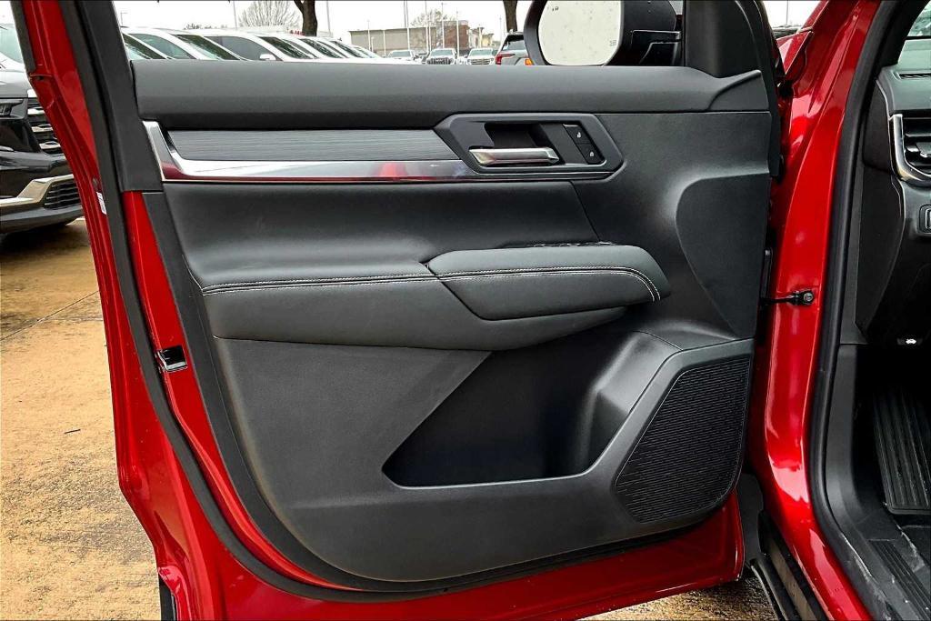 new 2025 GMC Terrain car, priced at $33,290