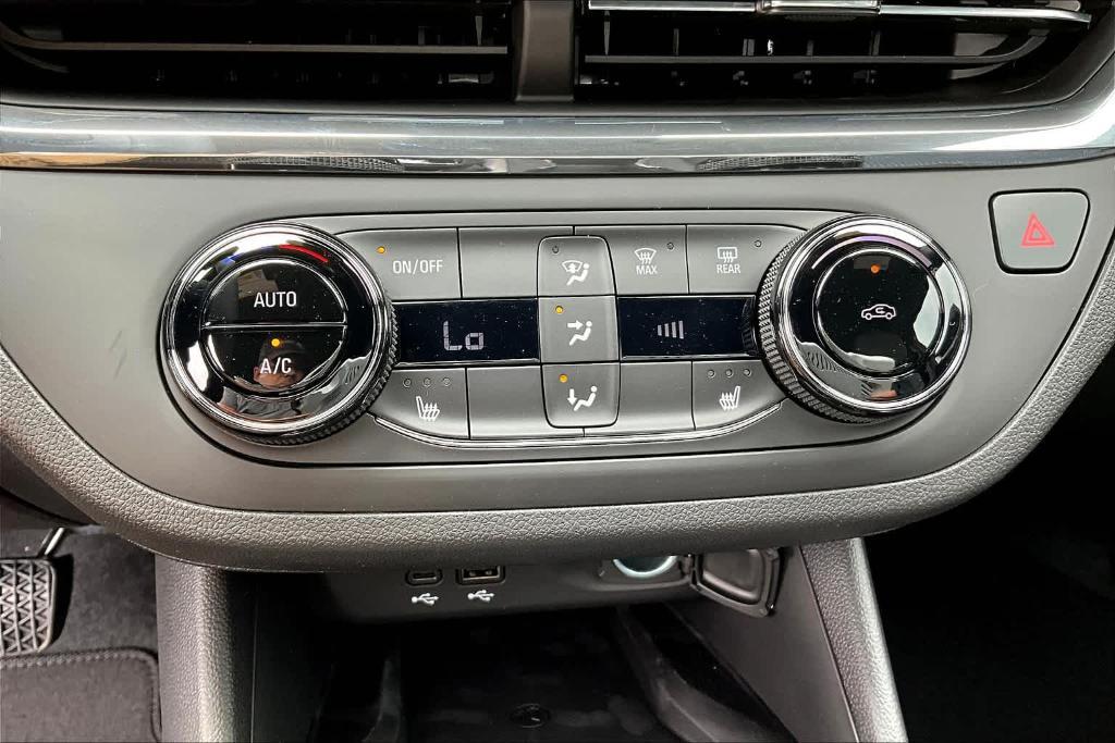 new 2025 Buick Envista car, priced at $27,375