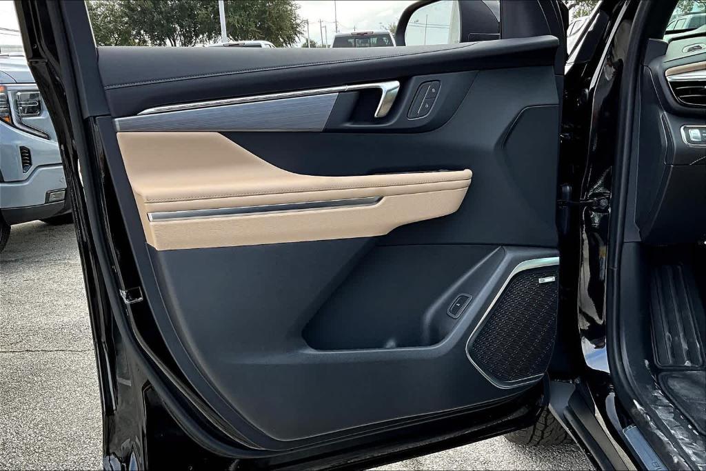new 2025 Buick Enclave car, priced at $45,890