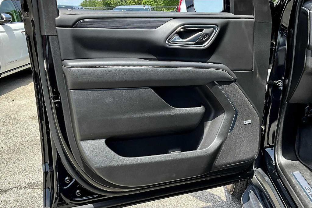 used 2021 GMC Yukon car, priced at $48,012