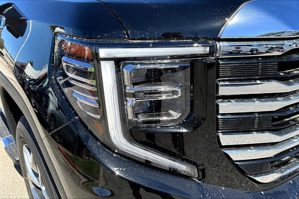 new 2025 GMC Sierra 1500 car, priced at $53,061