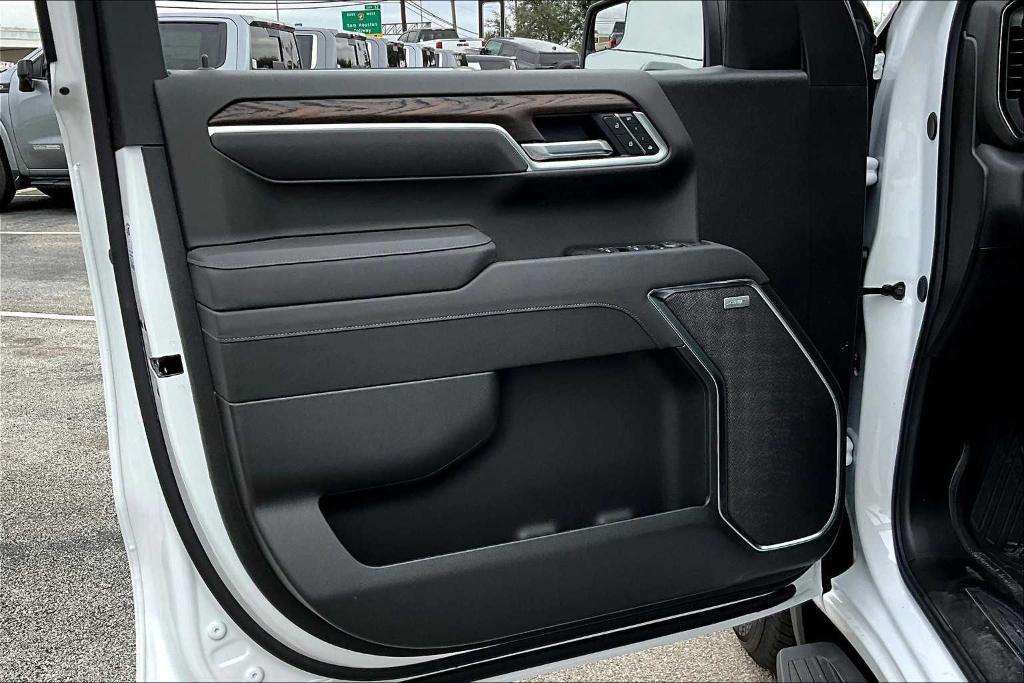 new 2025 GMC Sierra 1500 car, priced at $51,580