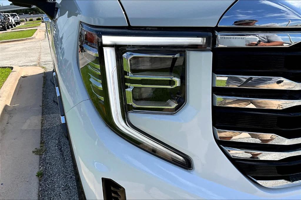new 2025 GMC Sierra 1500 car, priced at $56,080