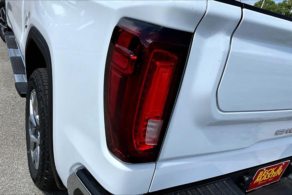 new 2025 GMC Sierra 1500 car, priced at $56,080