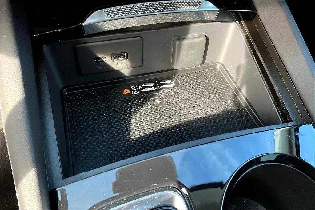 new 2025 Buick Envision car, priced at $40,551