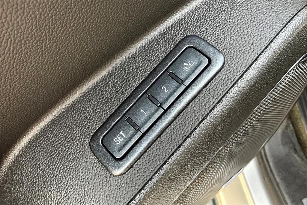 used 2015 Chevrolet Suburban car, priced at $16,149