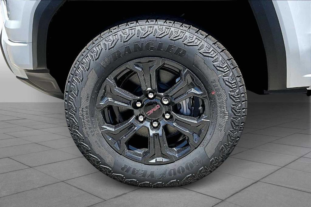 new 2025 GMC Canyon car, priced at $39,030