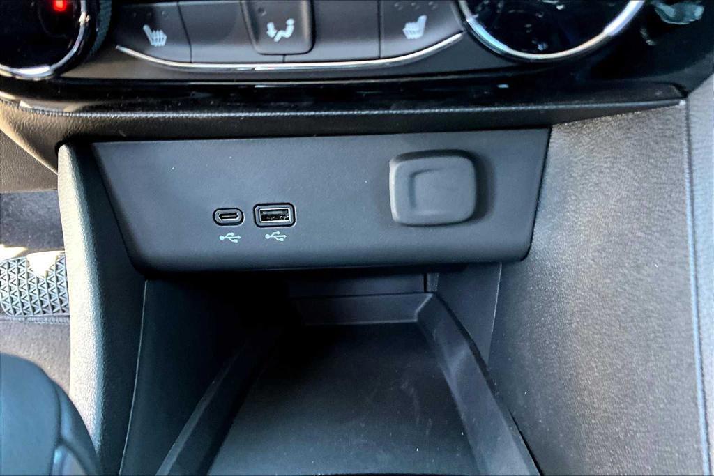 new 2025 Buick Encore GX car, priced at $30,385