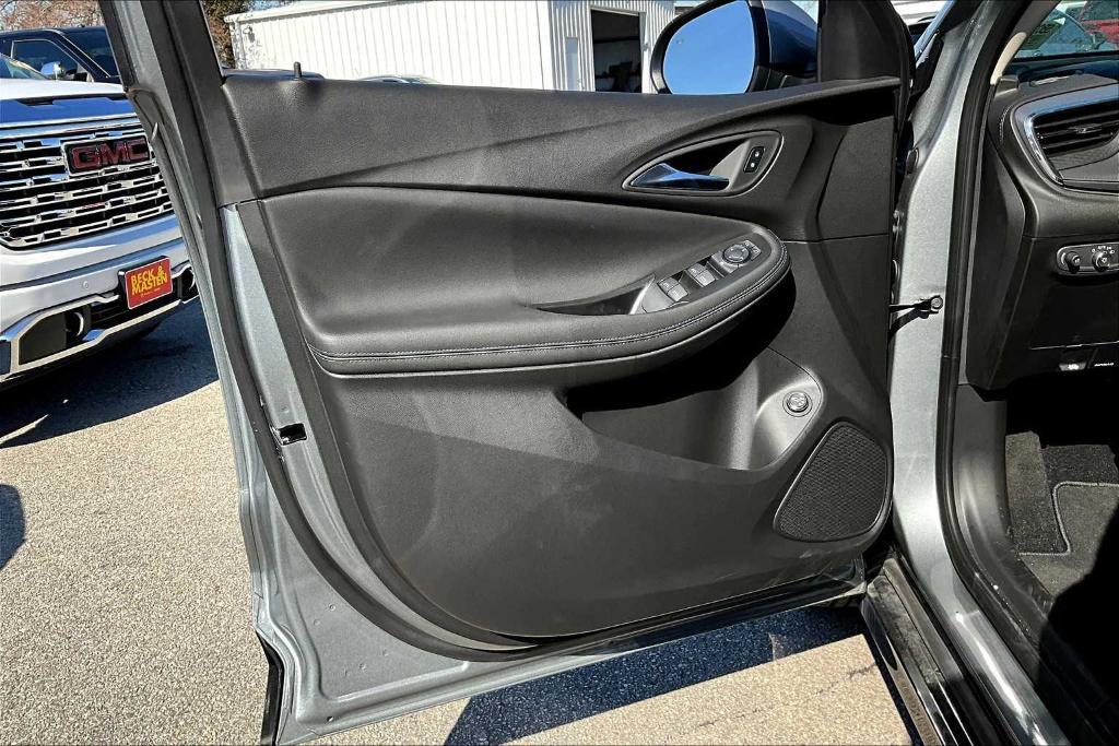 new 2025 Buick Encore GX car, priced at $30,385