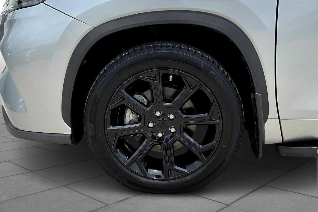 used 2022 Toyota Highlander car, priced at $31,339