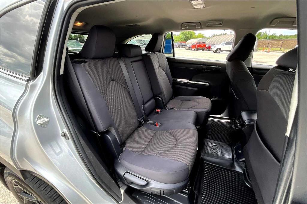 used 2022 Toyota Highlander car, priced at $31,339