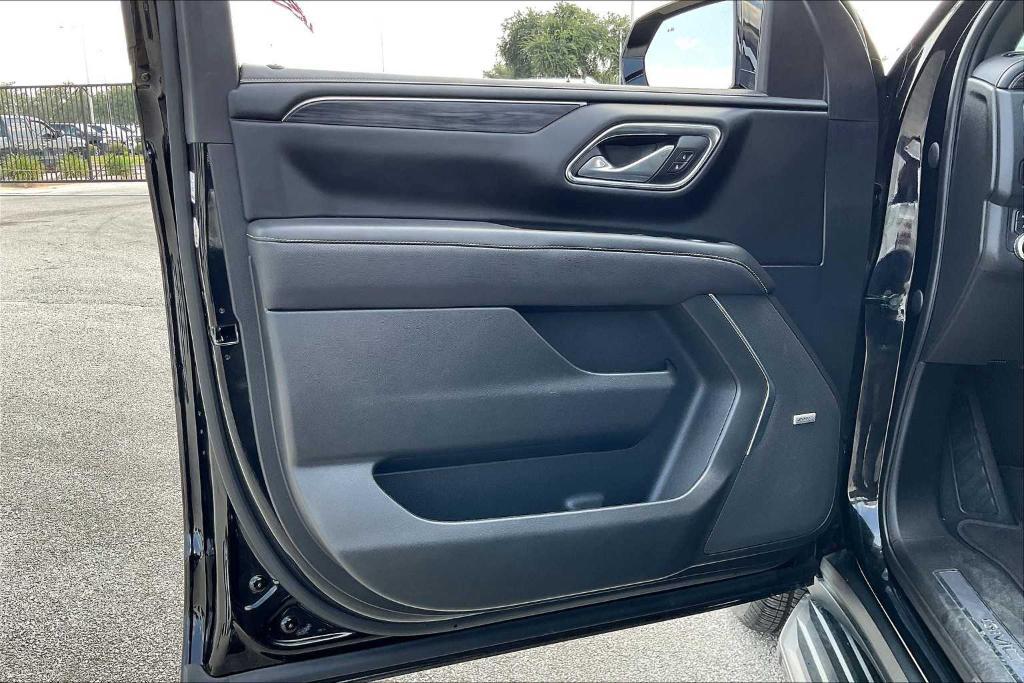 used 2023 GMC Yukon car, priced at $50,630