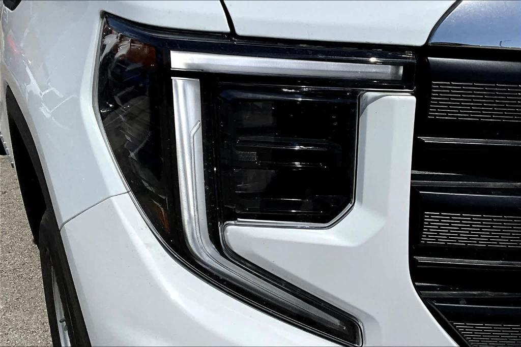 new 2025 GMC Sierra 1500 car, priced at $40,095