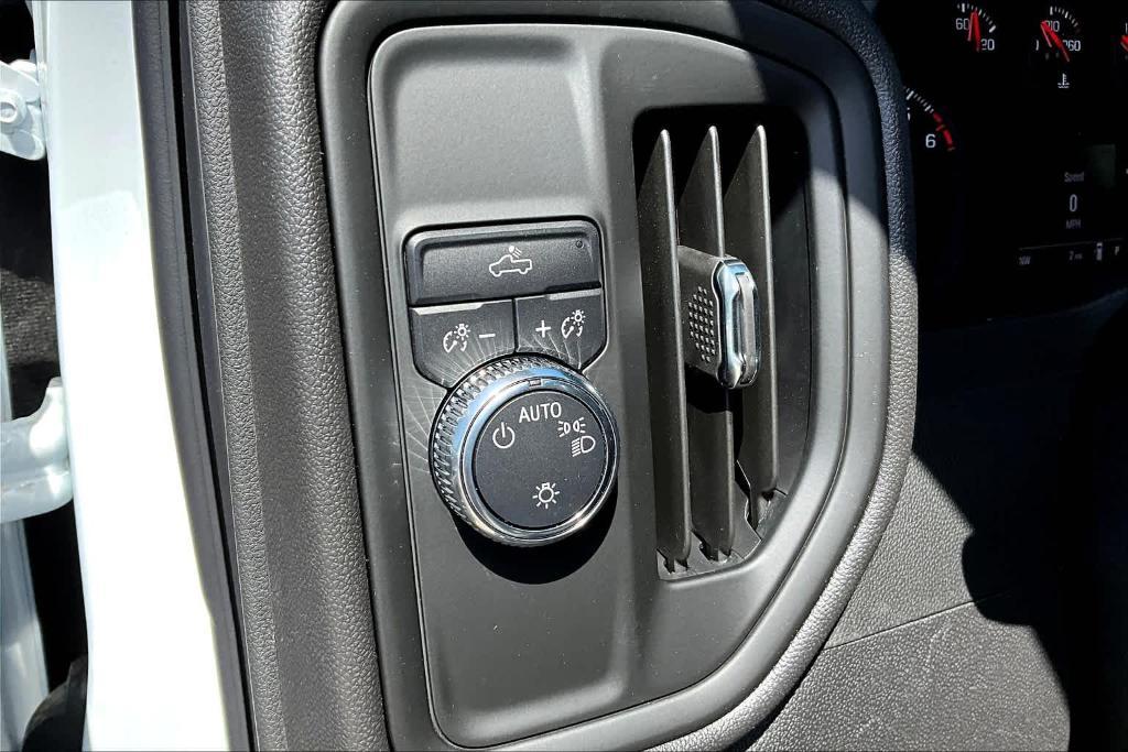 new 2025 GMC Sierra 1500 car, priced at $40,095