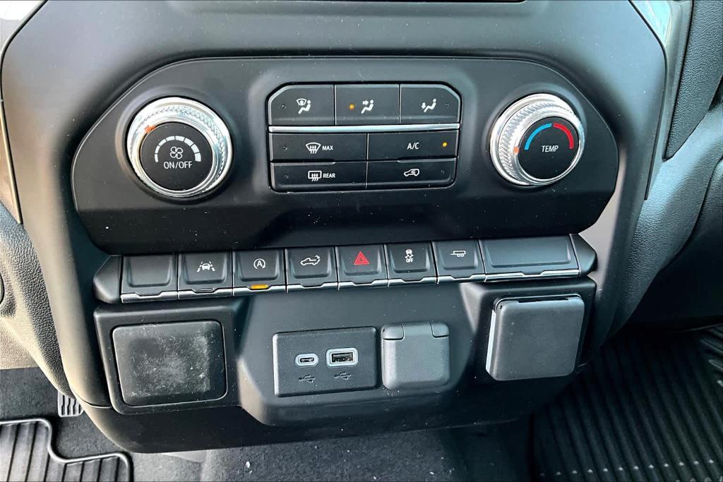 new 2025 GMC Sierra 1500 car, priced at $40,095