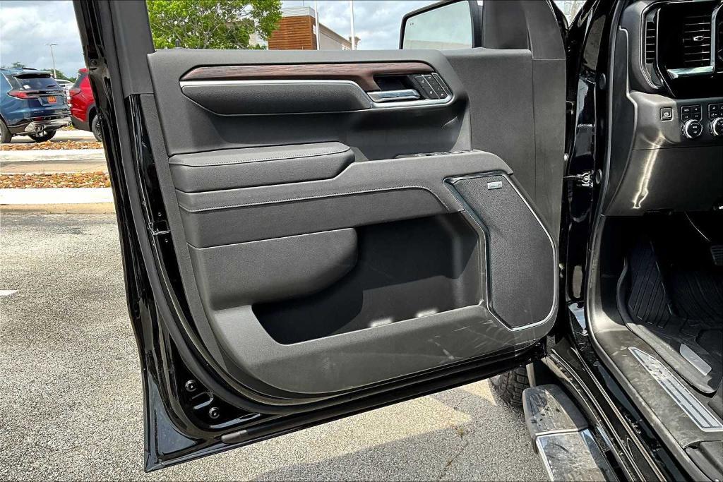 new 2025 GMC Sierra 1500 car, priced at $55,875