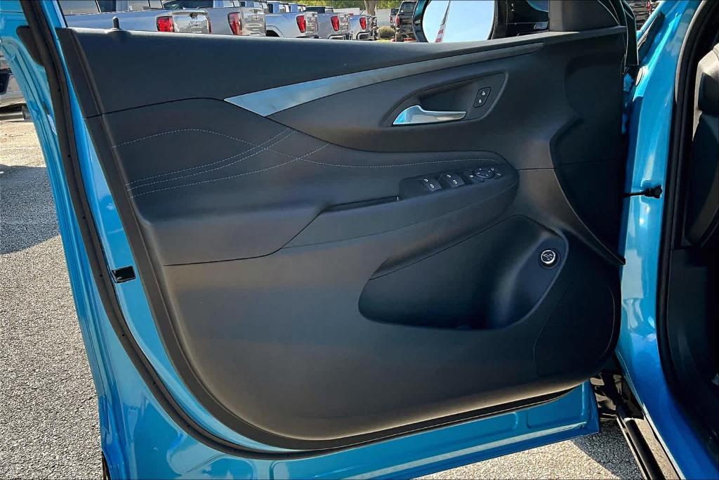 new 2025 Buick Envista car, priced at $28,975