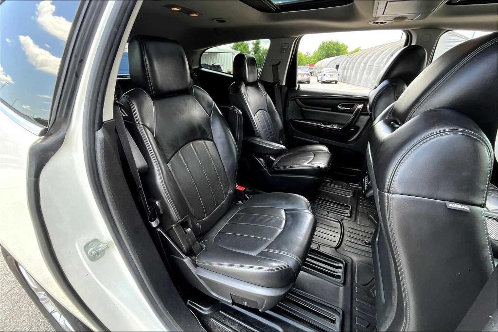 used 2015 Chevrolet Traverse car, priced at $12,898